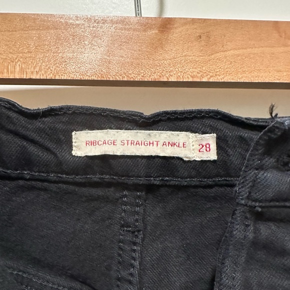 LAST CHANCE - Levi’s ribcage straight leg black jeans - Picture 3 of 9